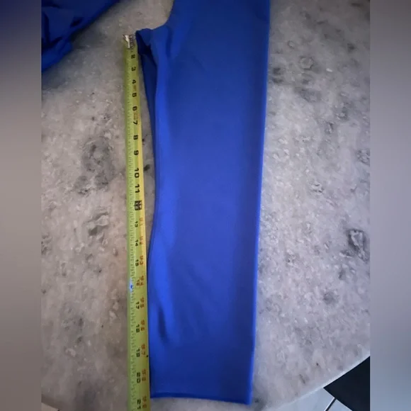 Alo Yoga Airlift Set - Picture 10 of 15